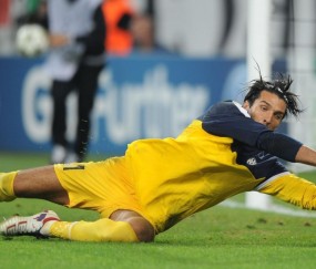 爵士队锁定未来核心，马尔卡宁获五年2.38亿顶薪续约并附带交易限制条款