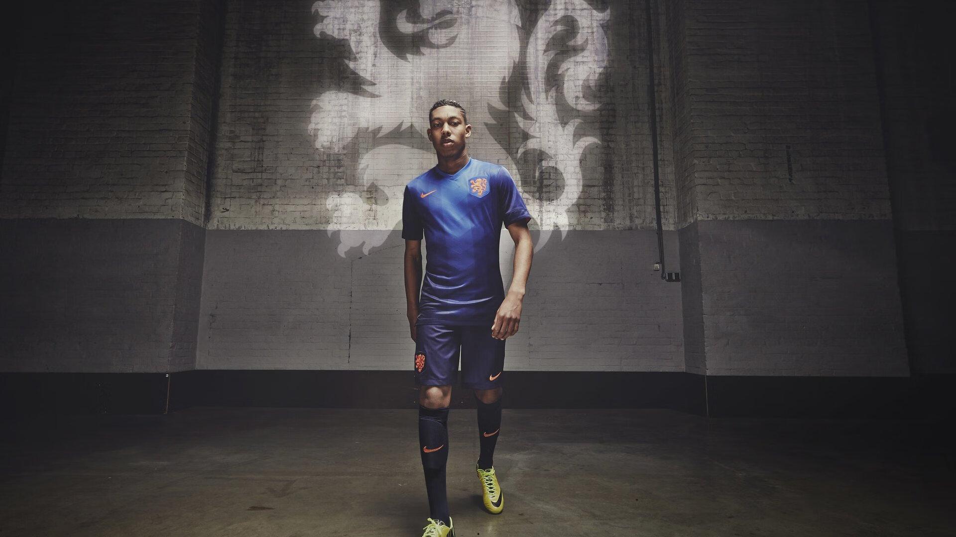 竞技网：拉特克利夫无意换帅，滕哈赫继续执教曼联