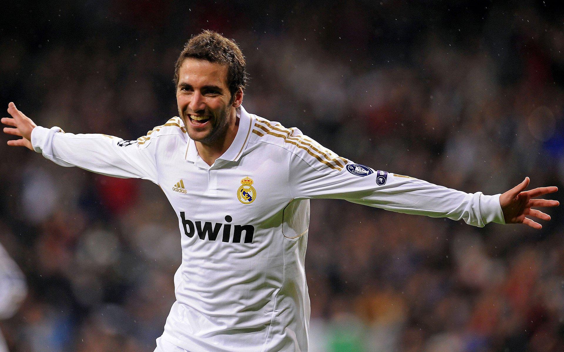 减重一夏天又发福了？维特斯，那真的是照骗！独家专访揭秘球员身材管理背后的真相