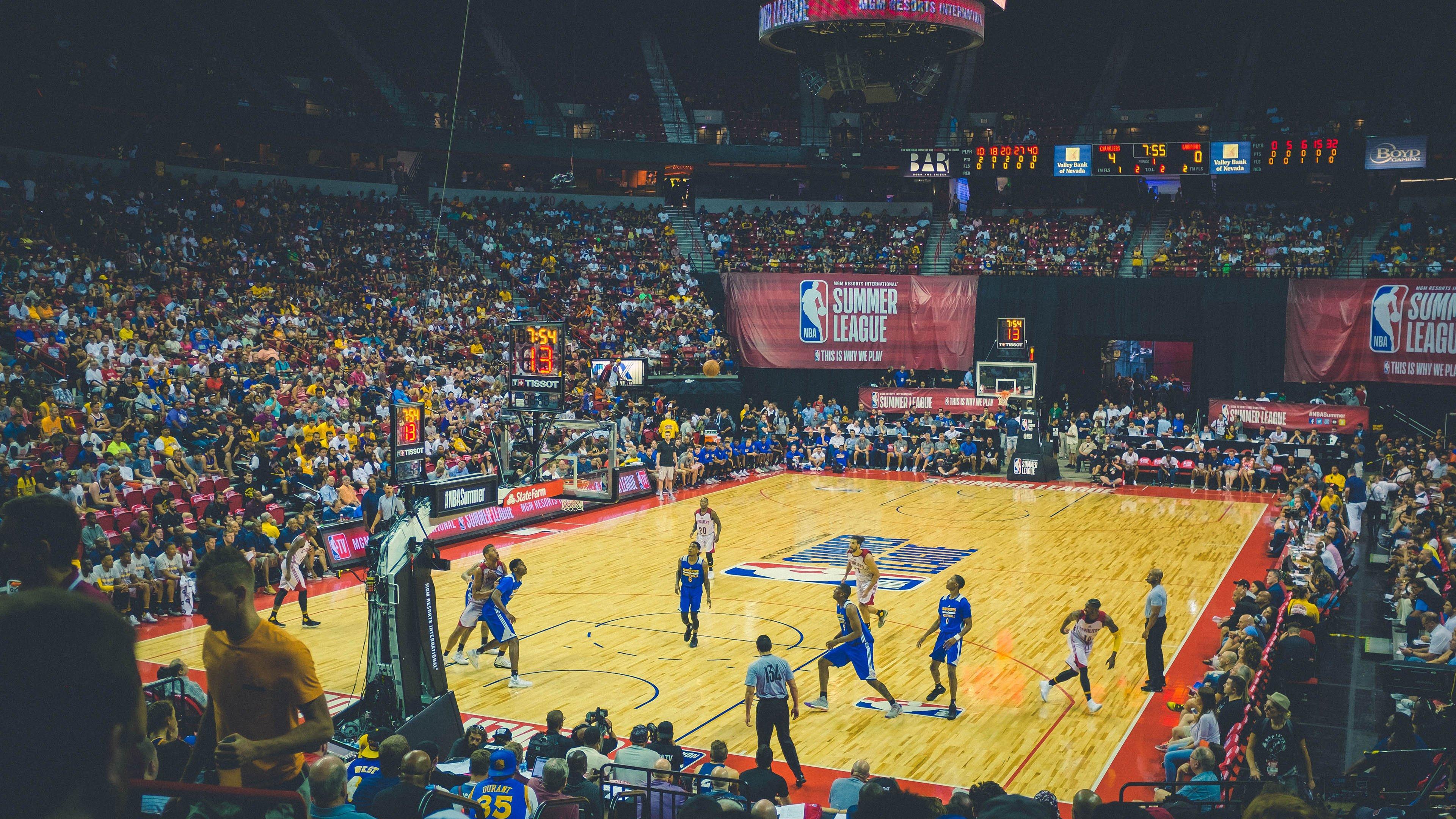 勇士新星穆迪单节21分闪耀，库里全能表现助球队终结鹈鹕五连胜希望